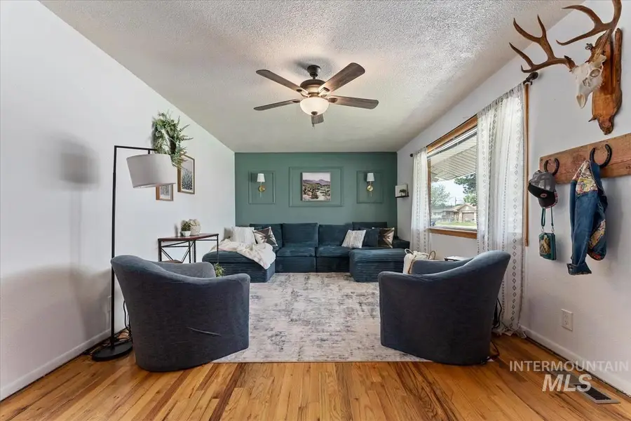 845 E 16th N, Mountain Home, ID 83647 - #3