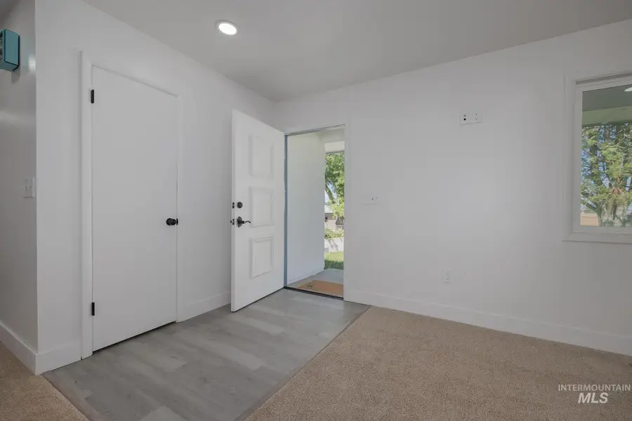 2121 Alameda, Ontario, OR 97914 - #2