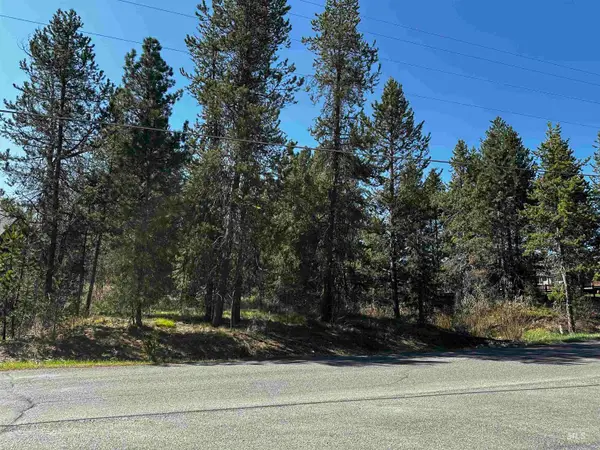 237 Moonridge Dr, McCall, ID 83638
