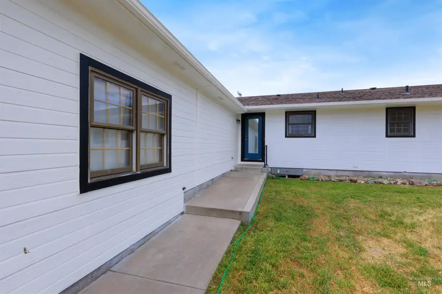9434 Bonanza Ln, Melba, ID 83641 - #2