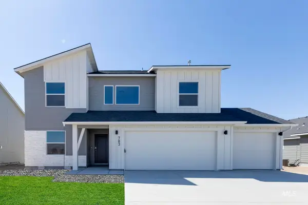 839 Thunderbolt Dr, Mountain Home, ID 83647