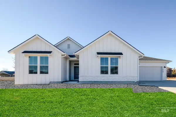 3885 E White Plains St, Nampa, ID 83686