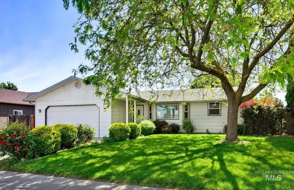 2404 Golden Ave, Fruitland, ID 83619