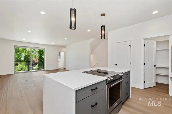 1701 S Federal Way, Boise, ID 83705