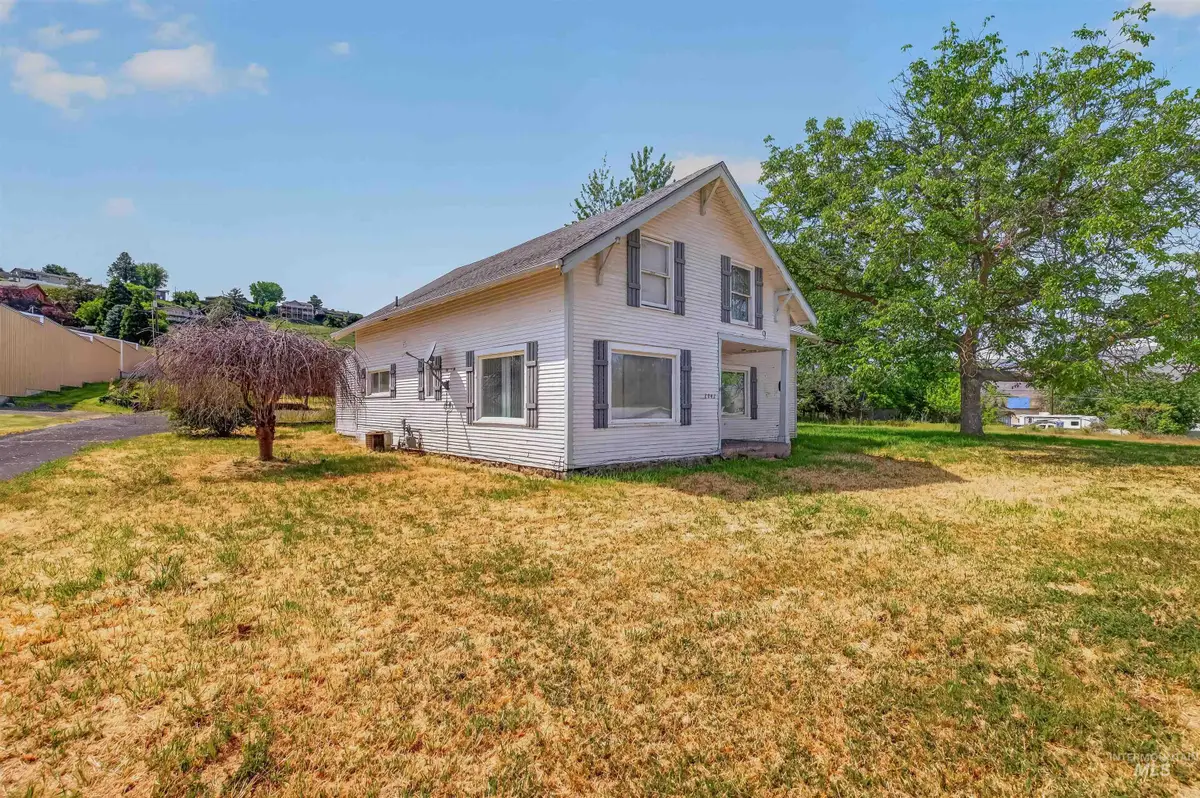 2042 13th Street, Clarkston, WA 99403 - #1
