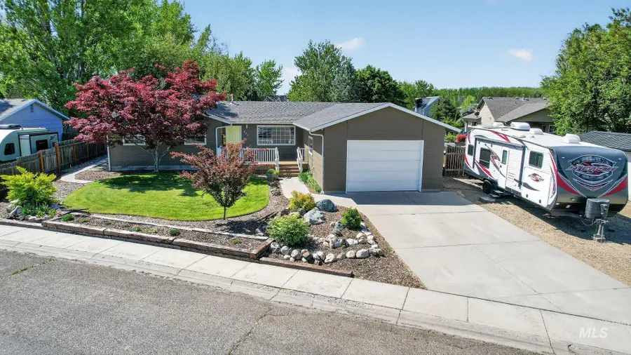 829 NW 2nd Street, Fruitland, ID 83619 - #3