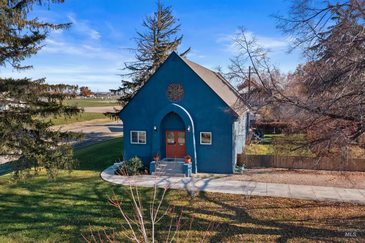 712 N 4th St, Parma, ID 83660 - #1