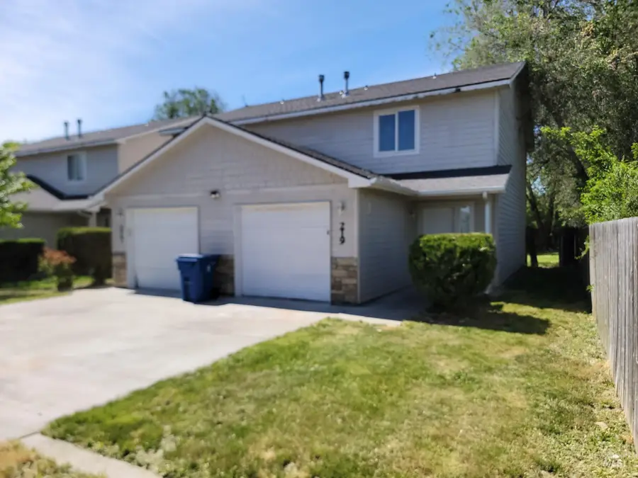 217 & 219 20th Ave N, Nampa, ID 83687 - #2