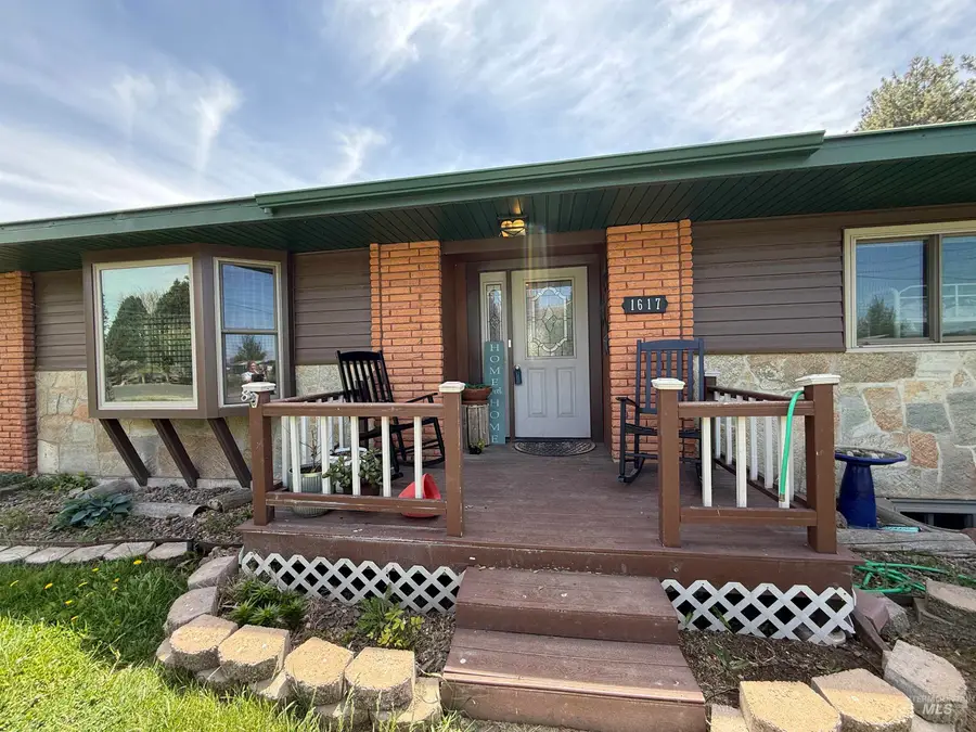 1617 9th Ave E, Gooding, ID 83330 - #2