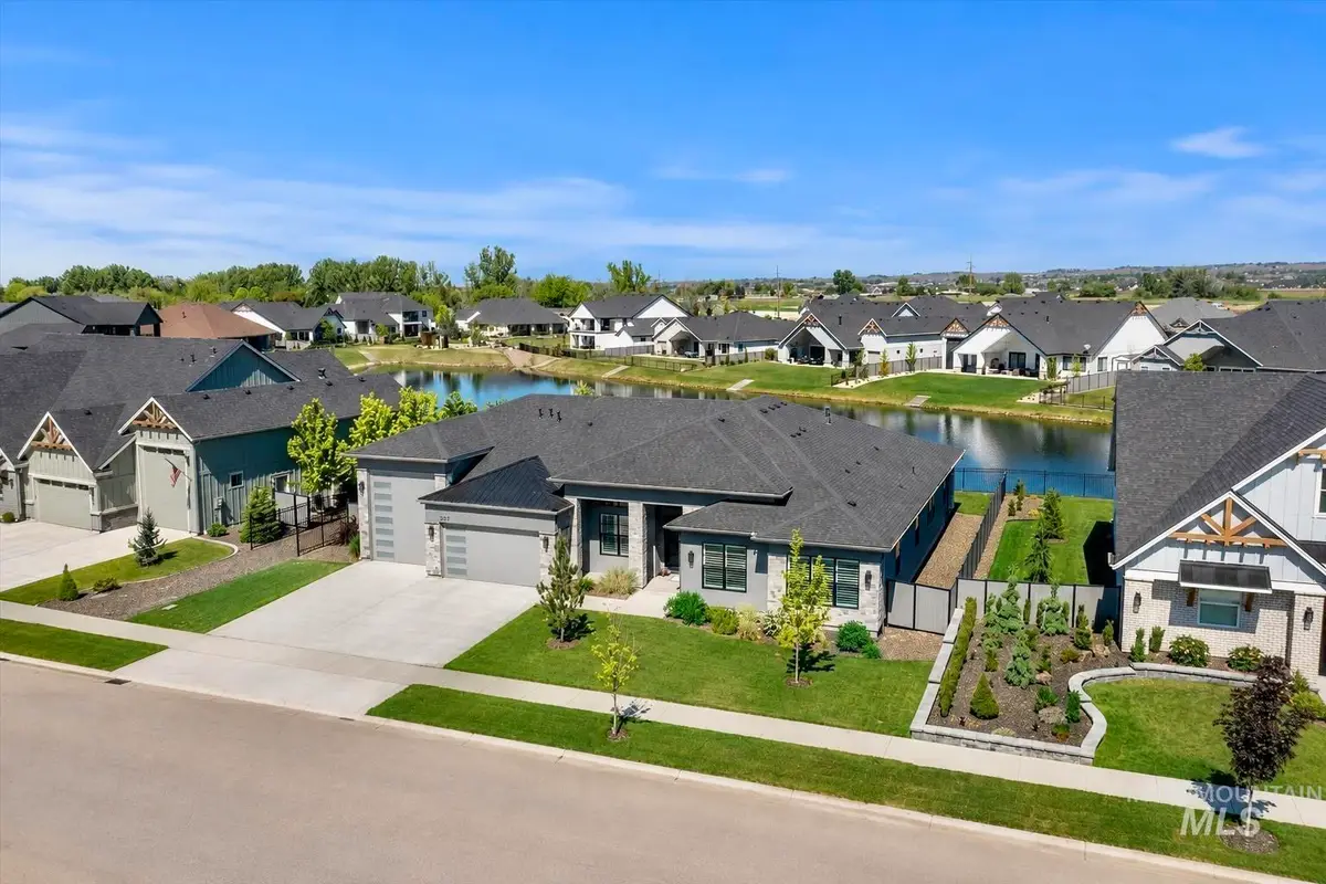 207 S Eagles Roost Way, Eagle, ID 83616 - #1