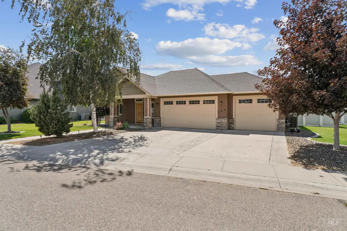 305 Crimson Cir E, Fruitland, ID 83619 - #1