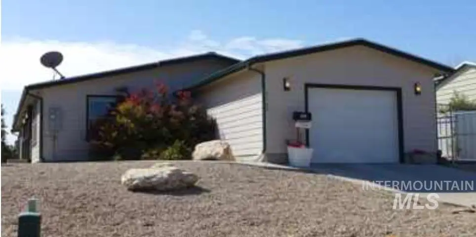 1167 W Park Ave, Kuna, ID 83634 - #1