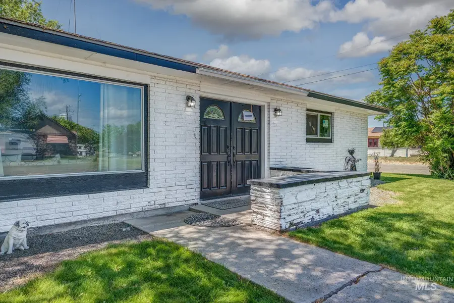 187 NW 3rd Street, Ontario, OR 97914 - #2