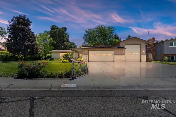 8755 W Cranbrook Dr, Boise, ID 83704