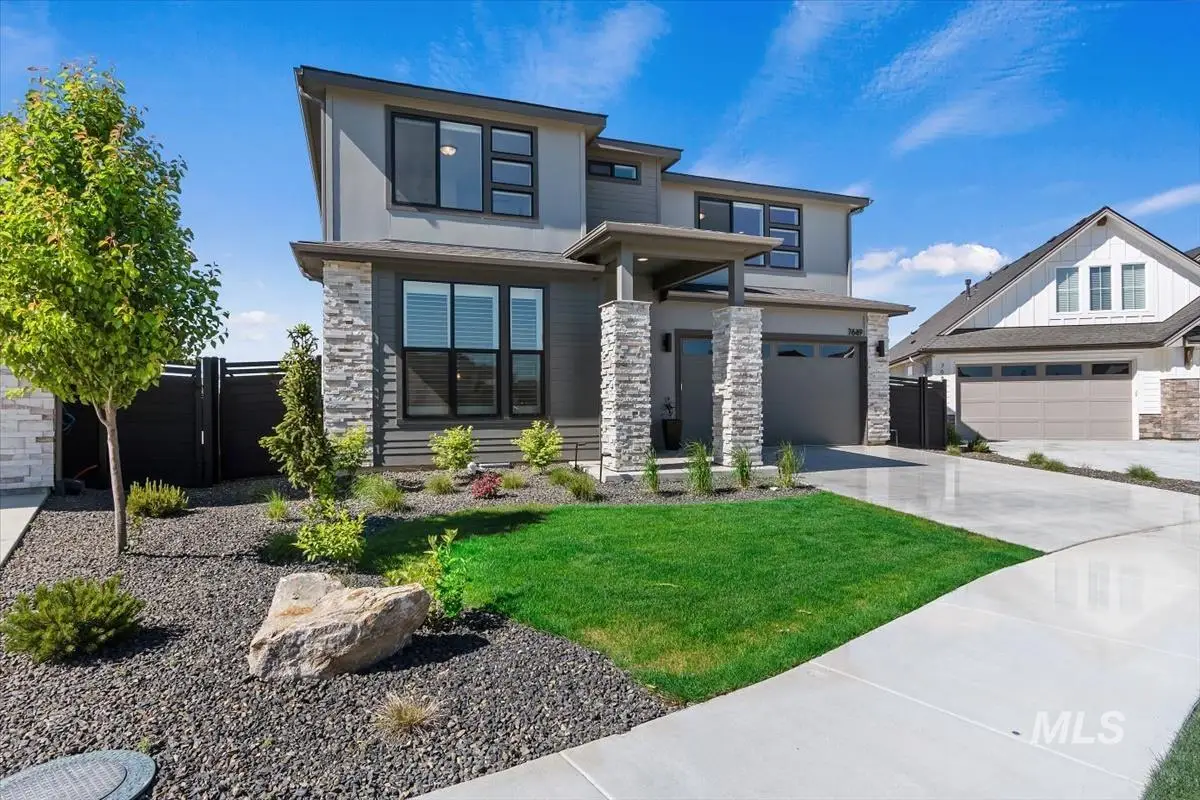 7649 W Whisper Ridge Dr, Meridian, ID 83646 - #1