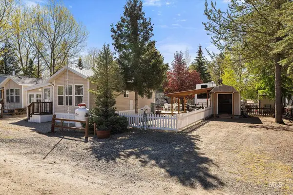 33/35 A Street, Cascade, ID 83611