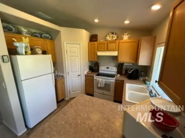 914 S Chestnut, Nampa, ID 83686 - #3
