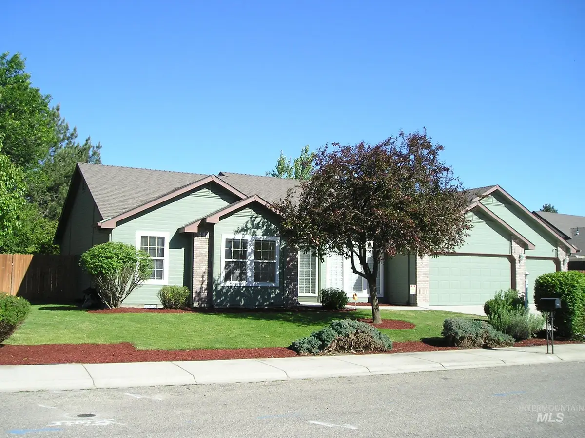2070 N Aronmink, Meridian, ID 83646 - #1