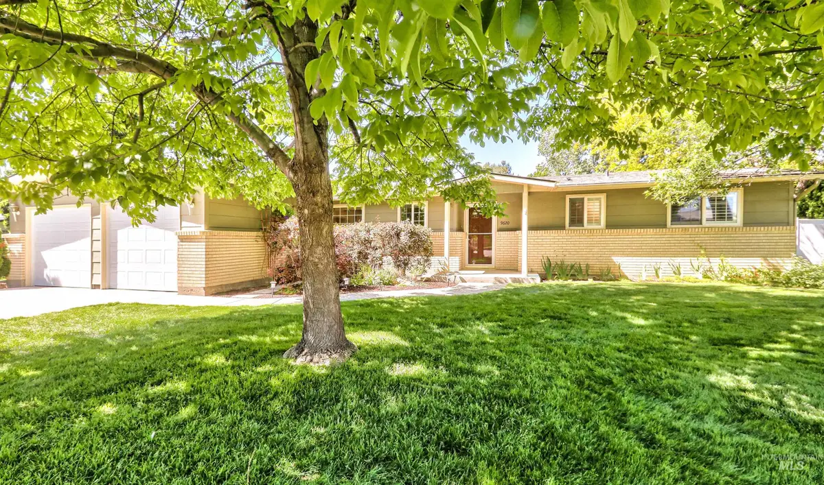 9620 W Halstead Dr, Boise, ID 83704 - #1