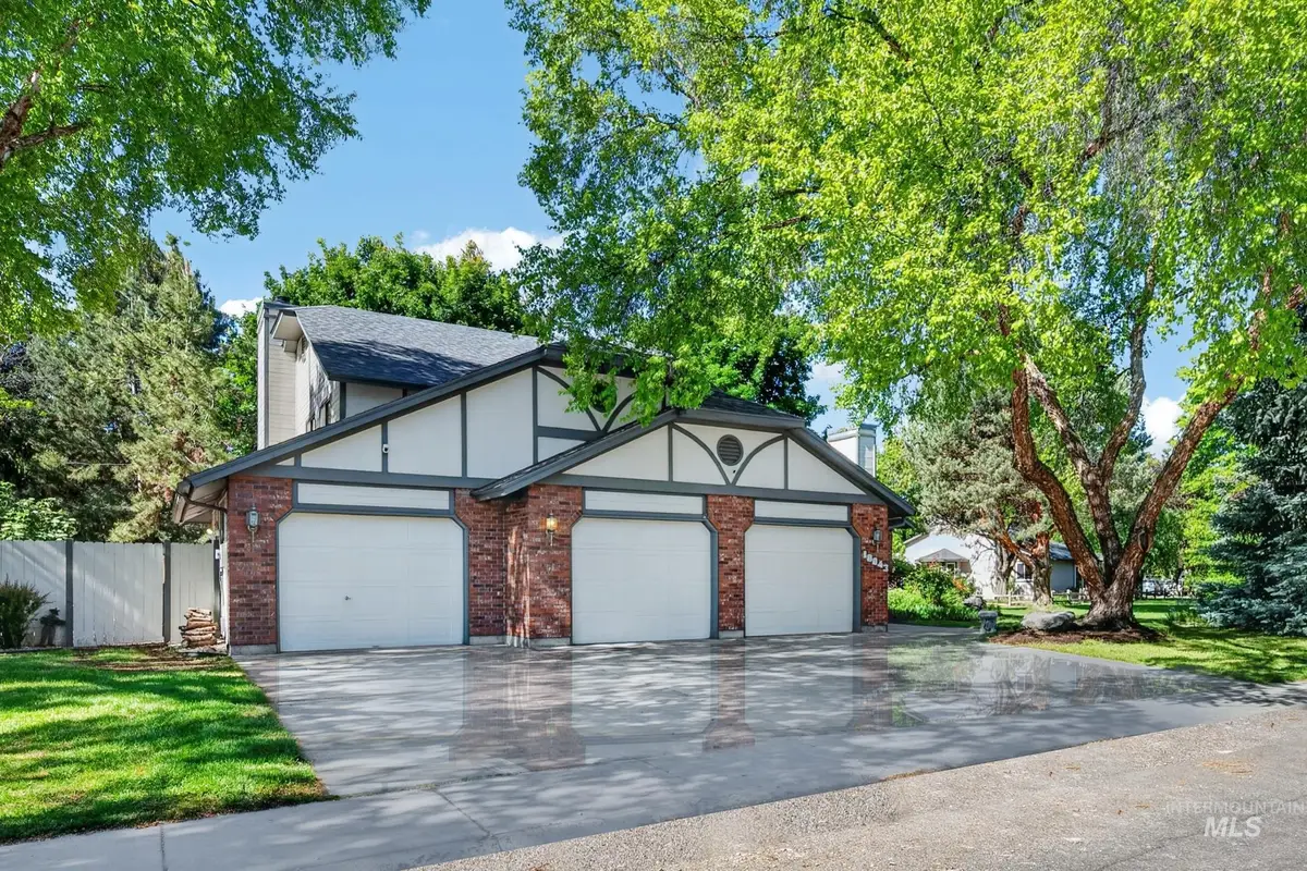 10043 W Alliance Dr, Boise, ID 83704 - #1