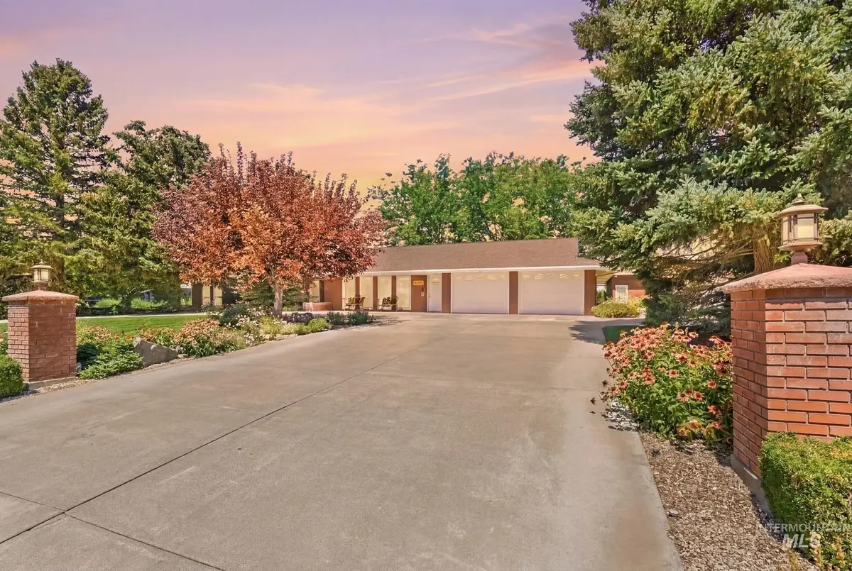 3237 Woodridge Dr, Twin Falls, ID 83301 - #1