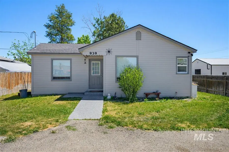 939 W Owyhee St, Kuna, ID 83634 - #3