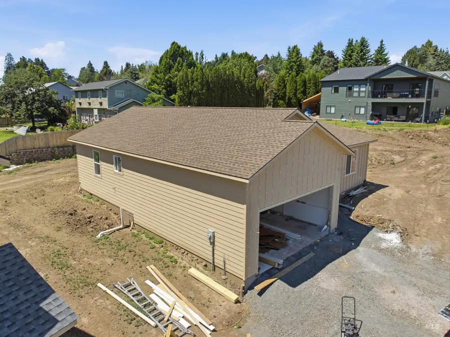 2812 Cyprus Court, Moscow, ID 83843 - #2