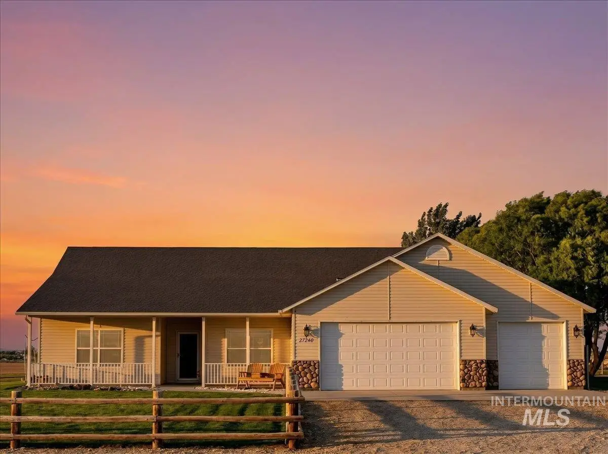 27240 Pioneer Ln, Parma, ID 83660 - #1