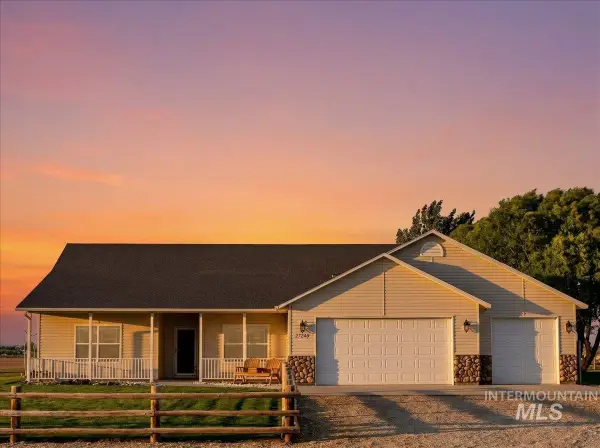 27240 Pioneer Ln, Parma, ID 83660
