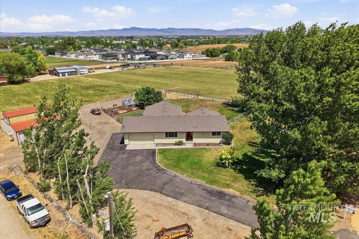 368 W King Rd, Kuna, ID 83634 - #1