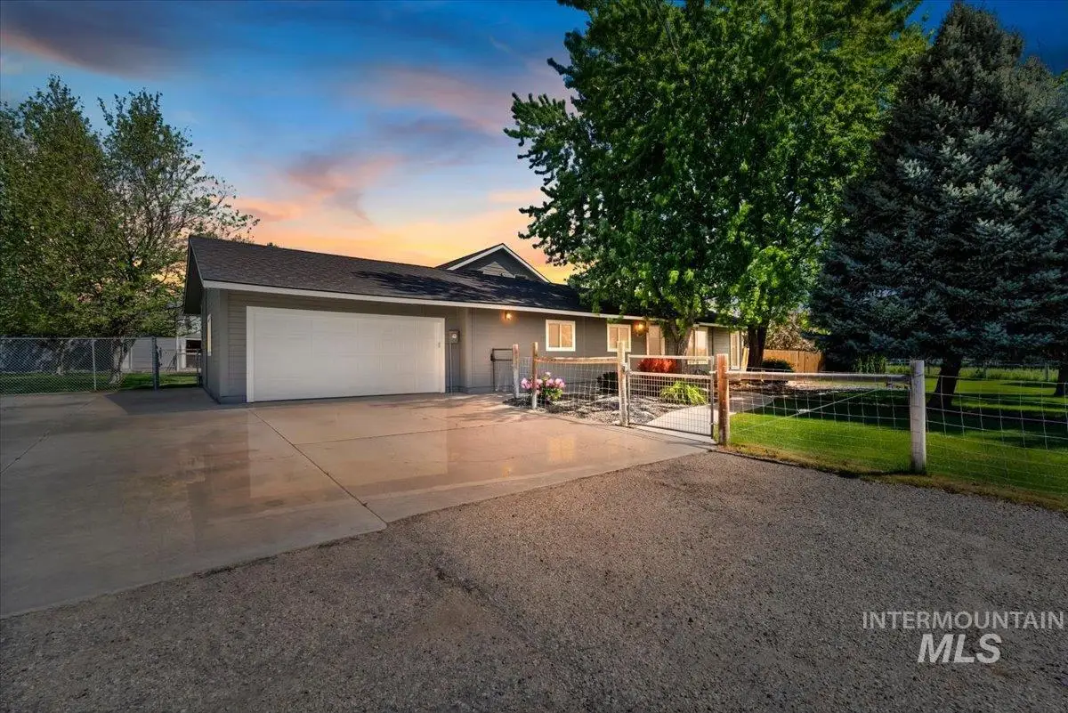 5410 W Beacon Light Rd, Eagle, ID 83616 - #1