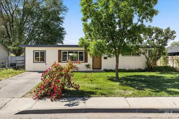 1015 E 16th N, Mountain Home, ID 83647