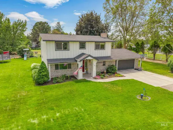 4125 E Green Meadow Dr, Meridian, ID 83646