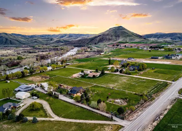 9415 N Highway 52, Horseshoe Bend, ID 83629