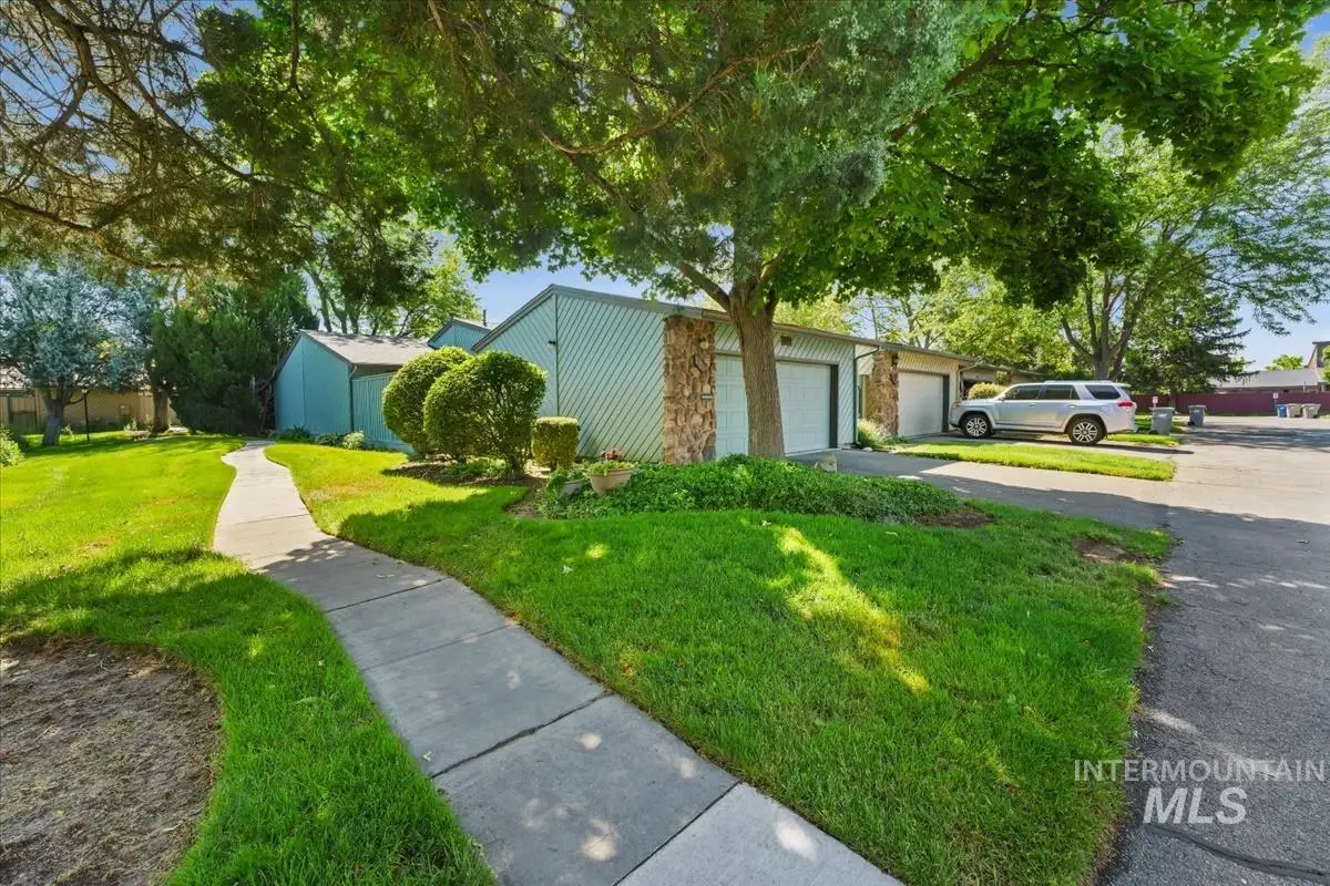 7123 W Cascade Dr, Boise, ID 83704 - #1