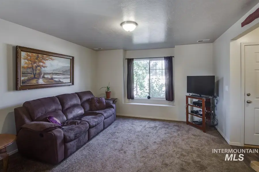 602 N Carisbrooke Ave., Meridian, ID 83642 - #3