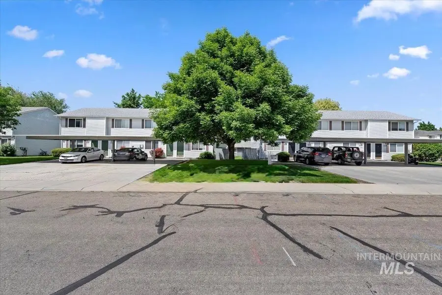 2073 N Woodford Ave, Meridian, ID 83646 - #2