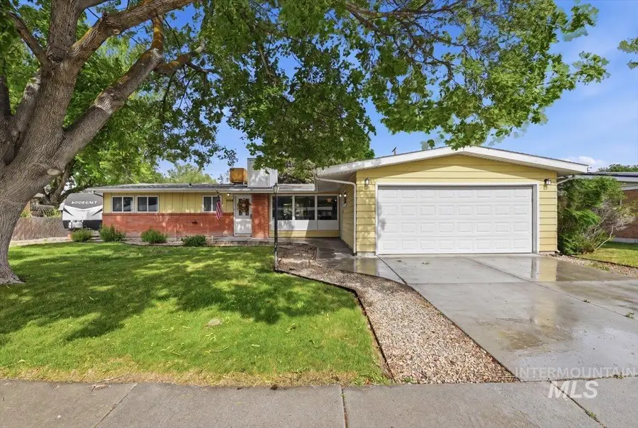 1130 N 8th E, Mountain Home, ID 83647 - #2