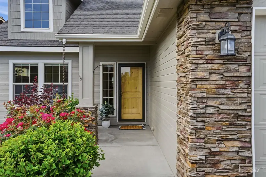 2083 W Boulder Bar Dr, Meridian, ID 83646 - #2