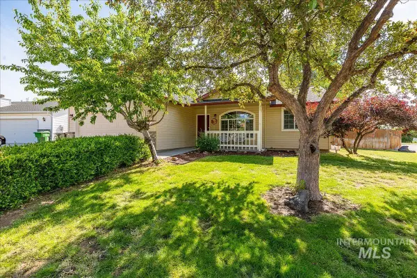 2536 N Tuscan Ave, Meridian, ID 83646