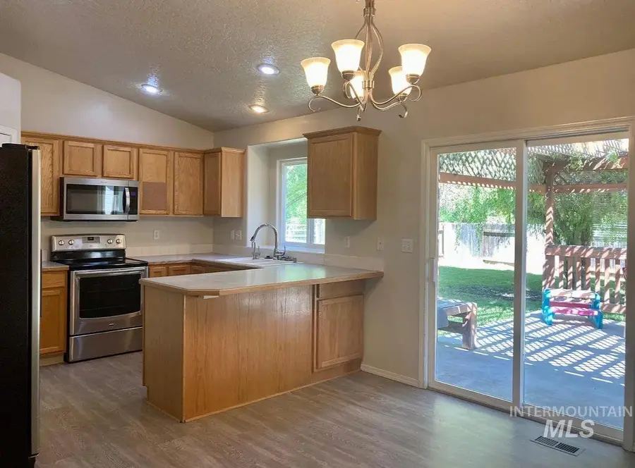 617 Spruce Creek Dr, Nampa, ID 83686 - #2