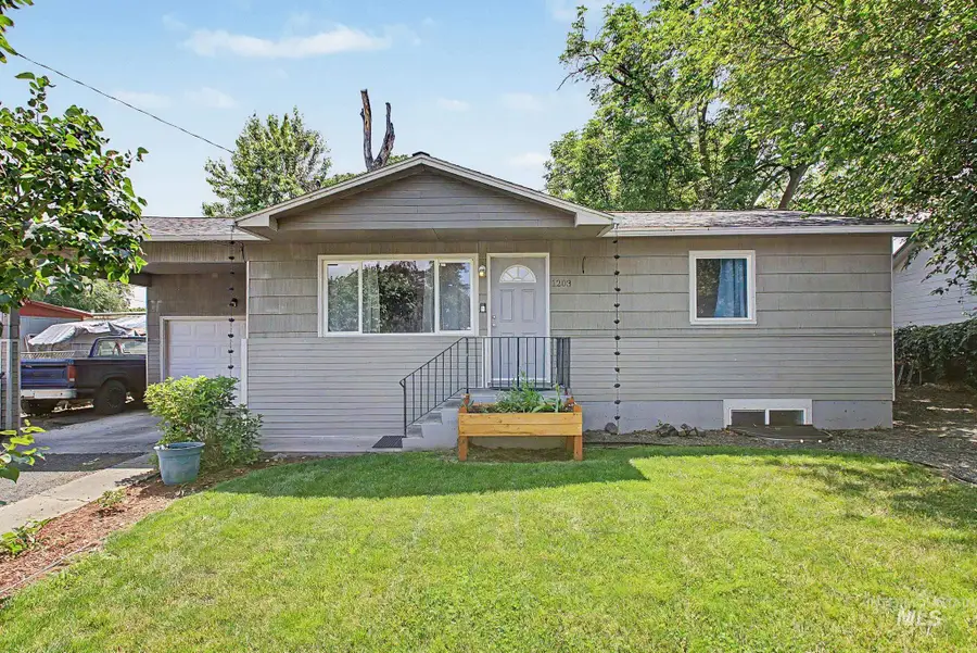 1203 20th Avenue, Clarkston, WA 99403 - #2