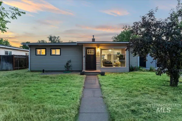 205 Baker Dr, Mountain Home, ID 83647