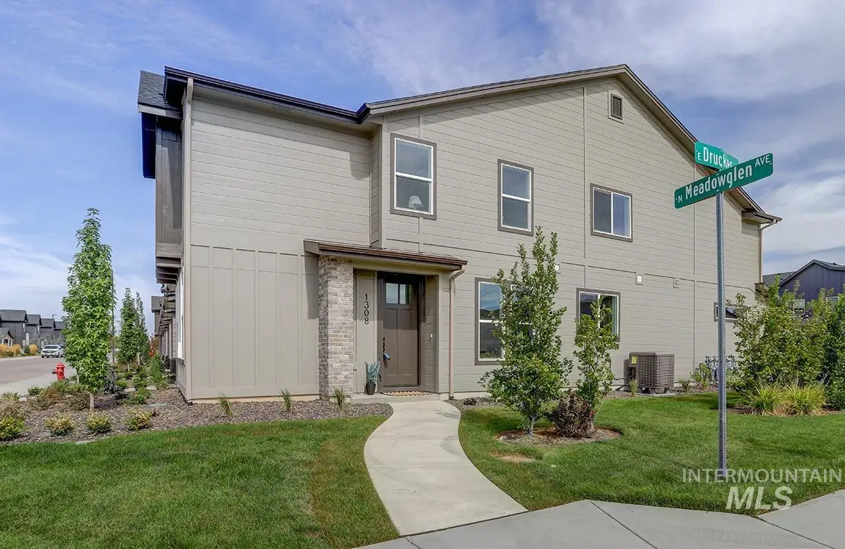 1398 N Meadowglen Ave, Meridian, ID 83642 - #1