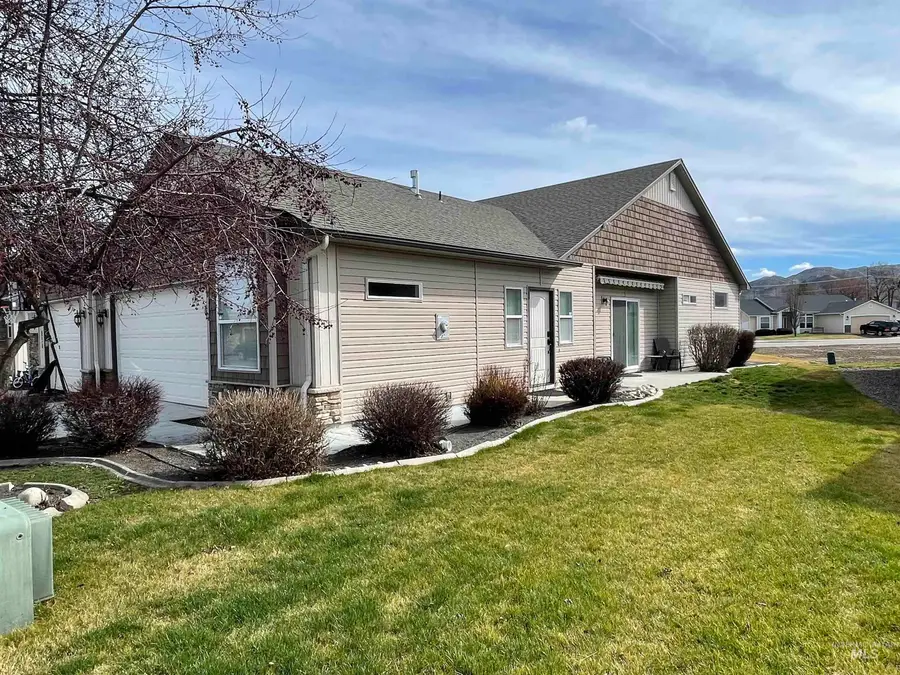 868 S Beaver Creek Way, Emmett, ID 83617 - #3
