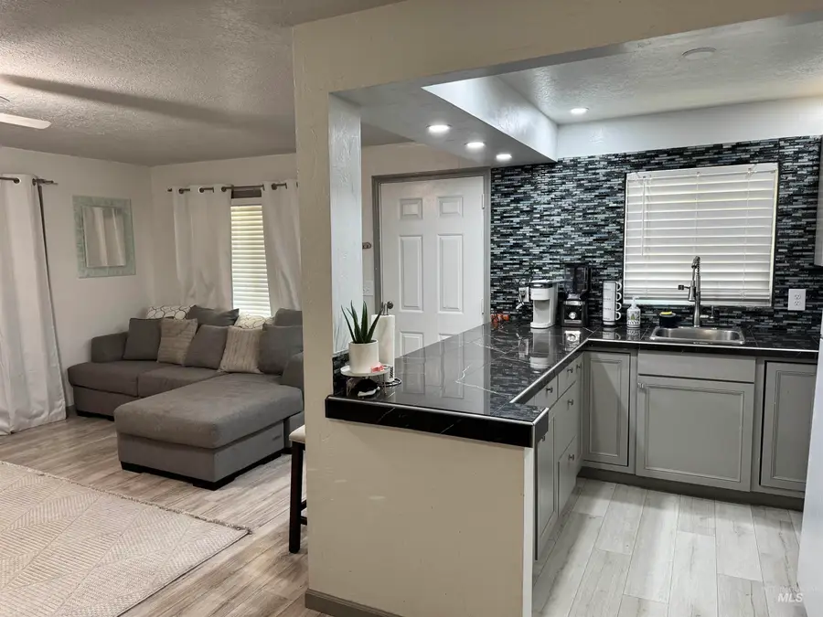 710 Washington St N #4/8, Twin Falls, ID 83301 - #3