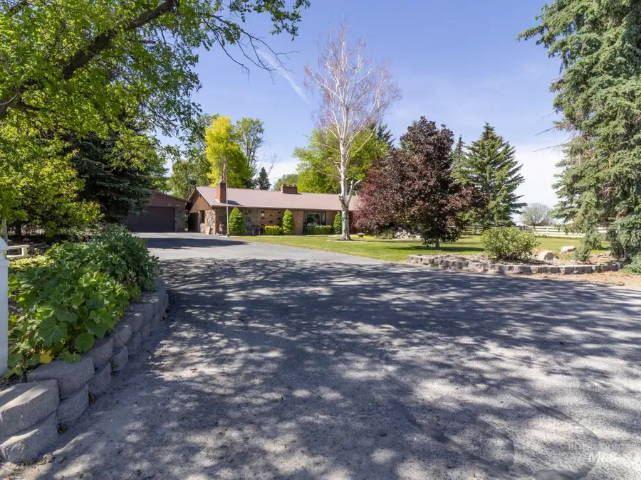 585 W Baseline Rd, Paul, ID 83347 - #2