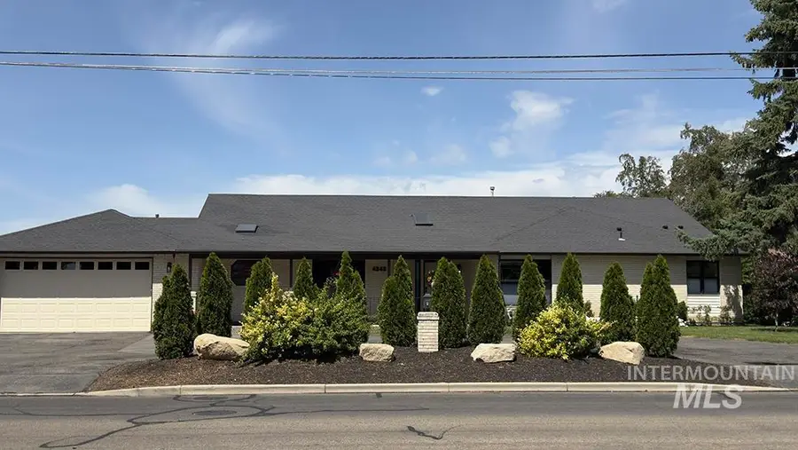 4242 N Mountain View Dr, Boise, ID 83704 - #3