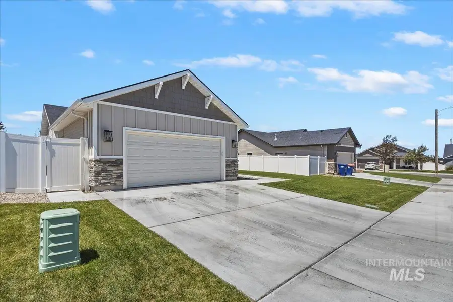 1742 Houston St, Twin Falls, ID 83301 - #2