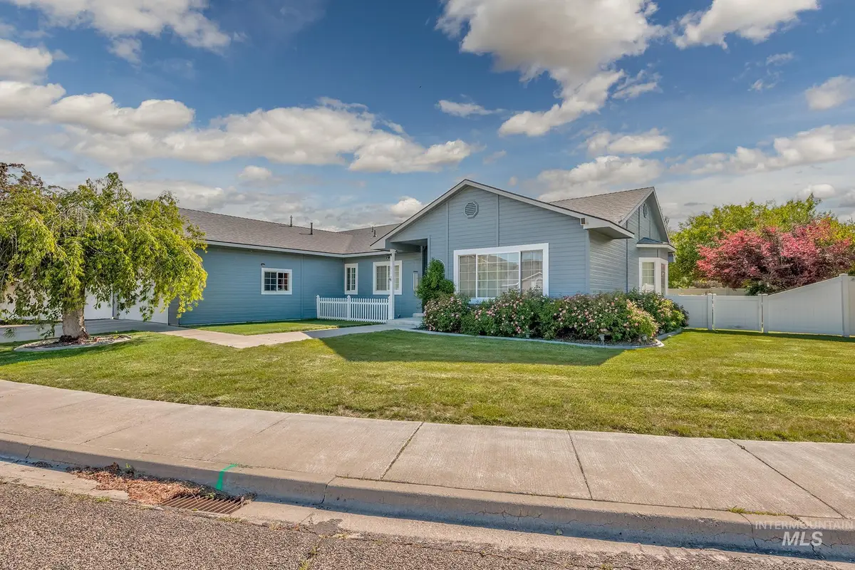 119 SW 18th St, Ontario, OR 97914 - #1